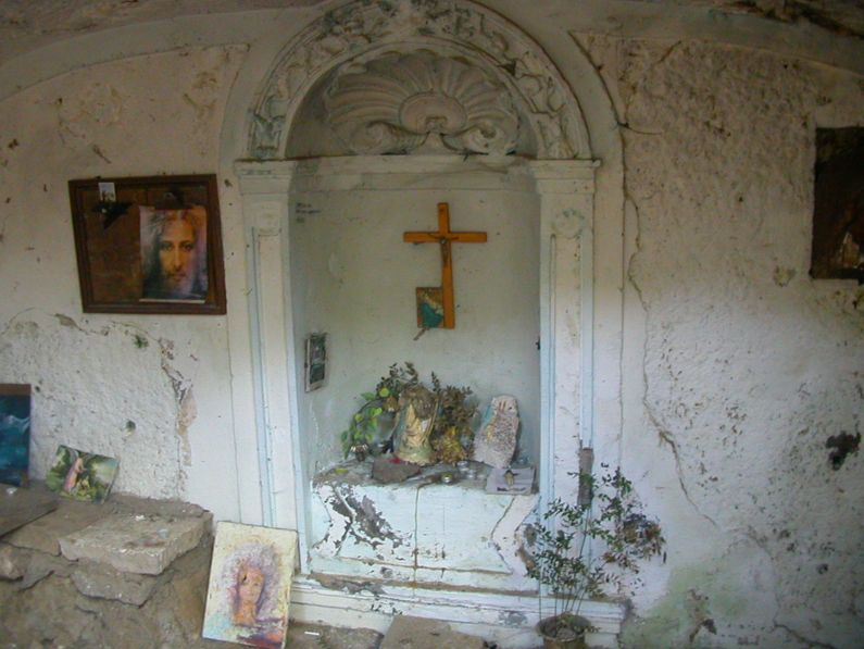 Eremo di Sant'Angelo in Lacu | cosa vedere e come arrivare Eremo di Sant'Angelo in Lacu | cosa vedere e come arrivare