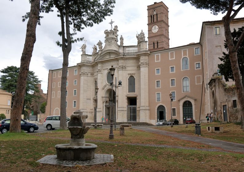 Basilica di Santa Croce in Gerusalemme | Le Basiliche di Roma Basilica di Santa Croce in Gerusalemme | Le Basiliche di Roma