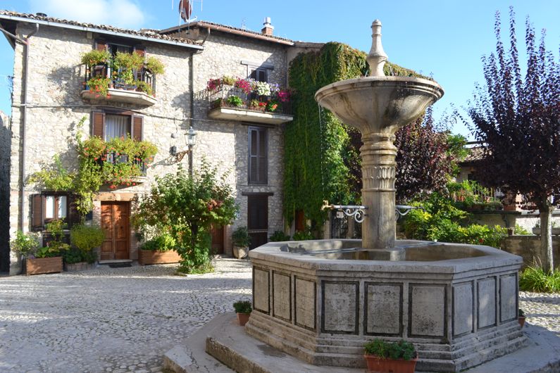 Collalto Sabino (RI) | Cosa vedere e Come Visitare Collalto Sabino Collalto Sabino (RI) | Cosa vedere e Come Visitare Collalto Sabino