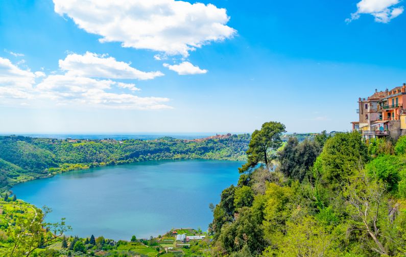 Monte Cavo dal Lago di Nemi | Sentieri sui Colli Albani Monte Cavo dal Lago di Nemi | Sentieri sui Colli Albani