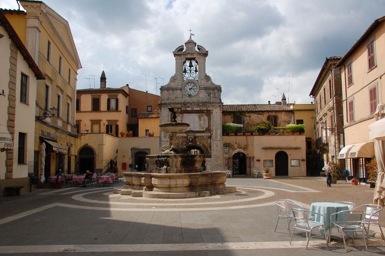 Sutri - Piazza del Comune (VT) | Lazio Nascosto