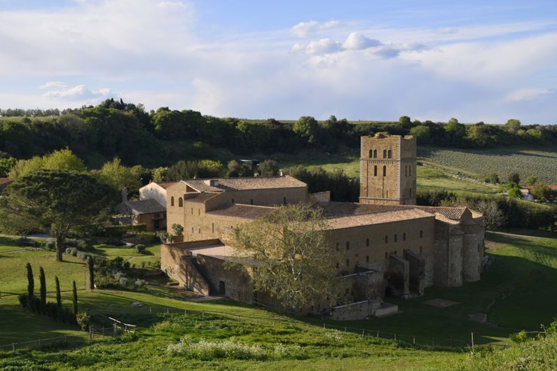 Abbazia di San Giusto vicino a Tuscania | Lazio Nascosto Abbazia di San Giusto vicino a Tuscania | Lazio Nascosto