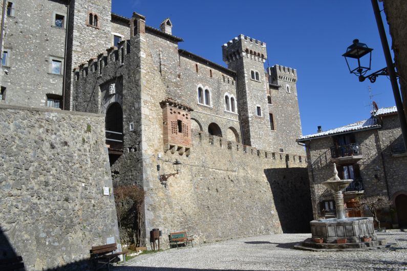 Castello Baronale di Collalto Sabino (RI) | Cosa vedere e come visitarlo