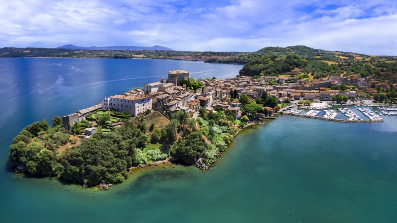 Dove andare e cosa fare a Ferragosto nel Lazio | Luoghi da visitare per Ferragosto nel Lazio Dove andare e cosa fare a Ferragosto nel Lazio | Luoghi da visitare per Ferragosto nel Lazio